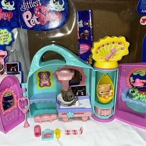 VTG 2005 Littlest Pet Shop Get Better Center LPS 490 491 492 Complete w/ Box